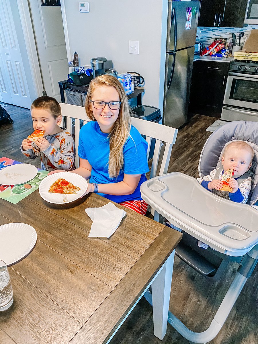 myfabulexlife's tweet photo. #statefarmpizzaparty shout out to my boss for buying us a pizza for lunch. Carter had to join in with his pizza chew toy lol πππ #workfromhome #quarantine #statefarm #momlife #momofboys #lunchtime #pizzatime #pizza https://t.co/K8PPSO2CGS