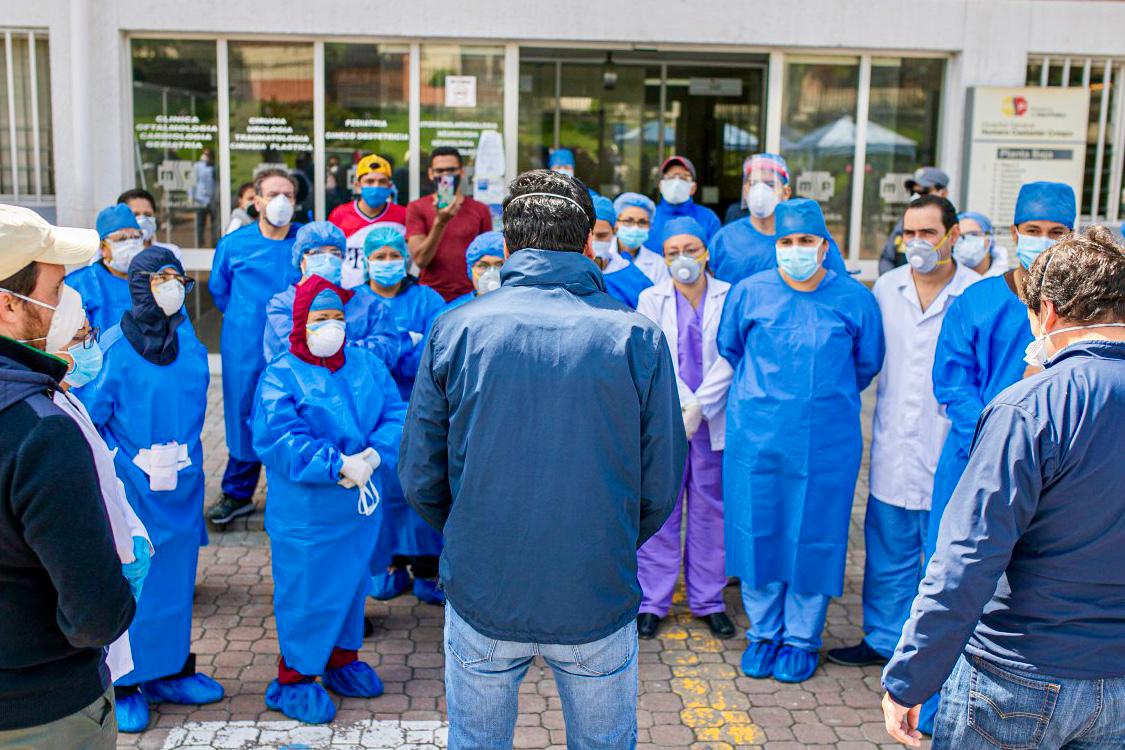ottosonnenh's tweet photo. Verificamos en el Hospital Homero Castanier Crespo de Azogues que el personal de salud está protegido, existen insumos médicos y la atención es de calidad. 
Contentos de ver cómo han enfrentado con mucha responsabilidad y profesionalismo el #Covid_19ec.
¡Buen trabajo! https://t.co/YJMpO6R1b6