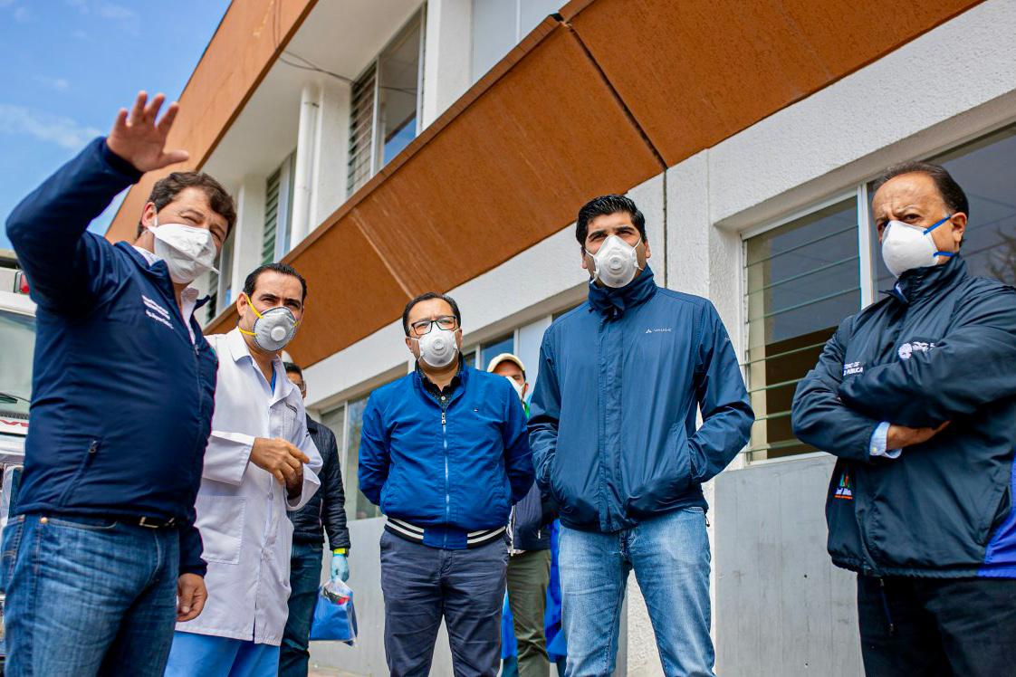 ottosonnenh's tweet photo. Verificamos en el Hospital Homero Castanier Crespo de Azogues que el personal de salud está protegido, existen insumos médicos y la atención es de calidad. 
Contentos de ver cómo han enfrentado con mucha responsabilidad y profesionalismo el #Covid_19ec.
¡Buen trabajo! https://t.co/YJMpO6R1b6