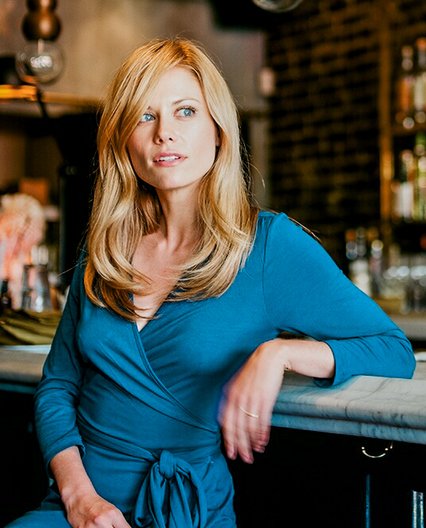 Happy Birthday to Claire Coffee who turns 40 today! 