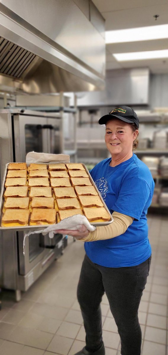 SchoolFoodRocks's tweet photo. The school lunch Grilled Cheese sandwich is an all time favorite comfort food for kids

Simple, humble sandwiches like this, prepared by these modern day heroes, are making a difference in the lives of millions of children across the country every day during this national crisis https://t.co/zbwTZnPsFl