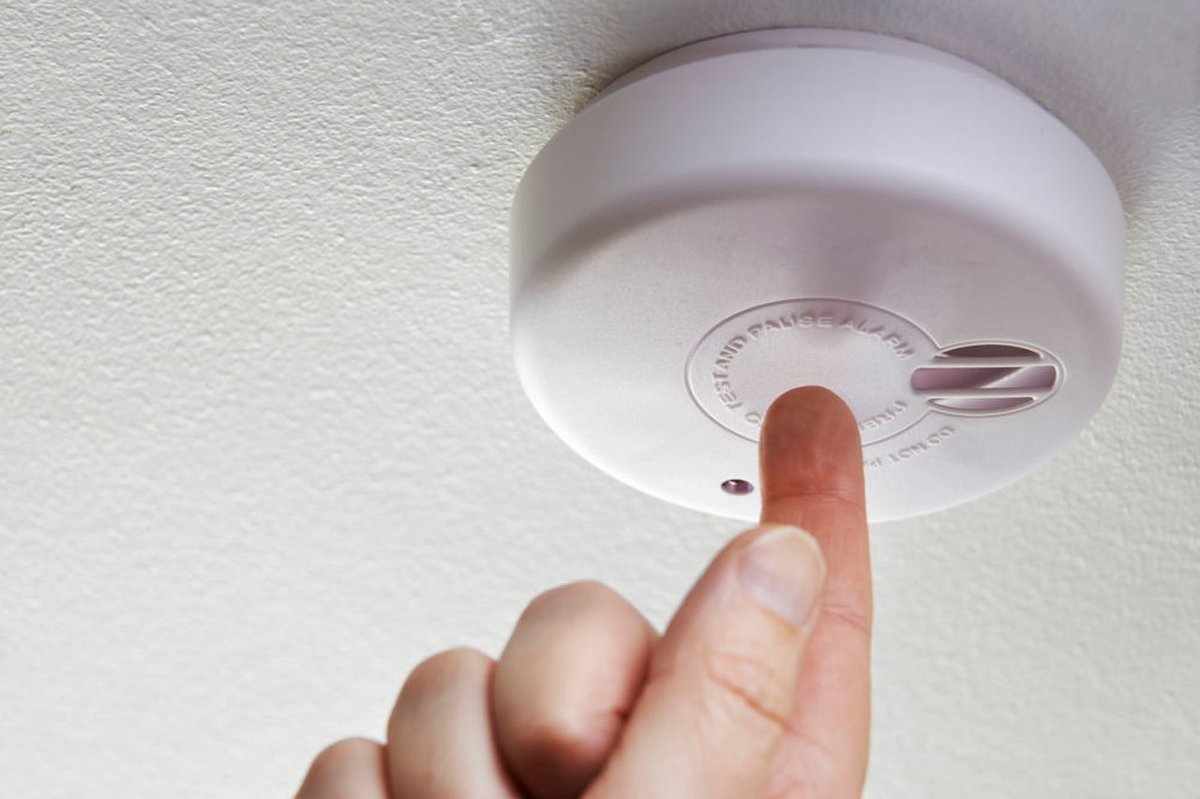 Pensez au détecteur de fumée, les incendies domestiques ça n’arrive pas qu’aux autres !
Nous vous conseillons sur le choix du détecteur le plus adapté à votre habitation et son emplacement idéal.

📞 09 82 26 80 82
📱 07 68 24 36 35
📧 info@phil-elec.fr
🔗 phil-elec.fr