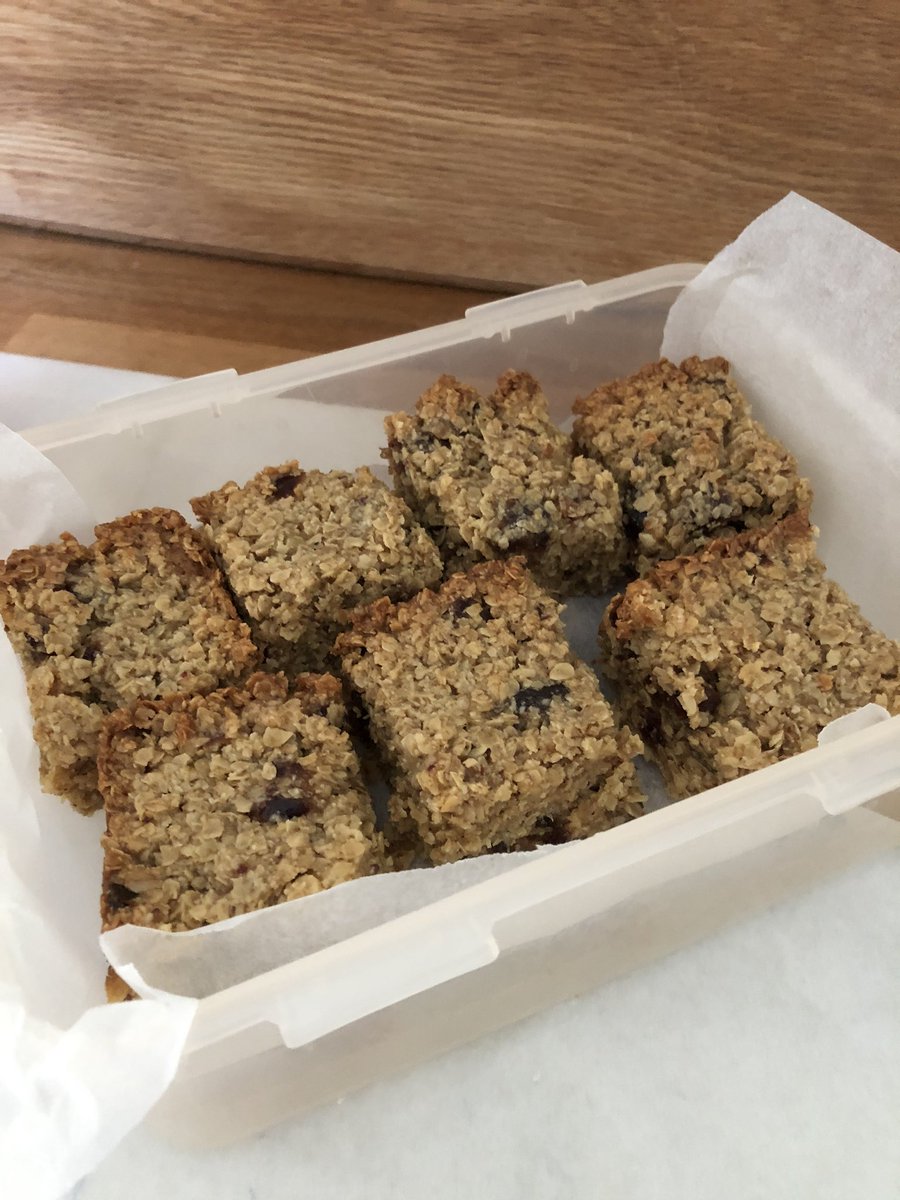 Date flapjacks morning coffee treat thanks for the inspiration (gluten free oats)! <a href="/dkitchenlive/">Daily Kitchen Live</a> <a href="/matt_tebbutt/">Matt Tebbutt</a> #DailyKitchenLive