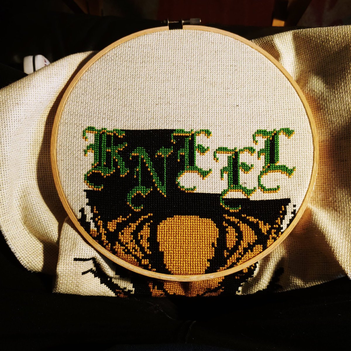 CMEillustration's tweet photo. I moved the hoop up to work on the letters. The green is finished, and I'm just working on the background.

#Loki #marvel #Disney #gold #black #crossstitch #cross #stitch #pattern #aidacloth #oatmeal #color #WIP #workinprogress #project #helmet #keepingbusy #pixelart #8bit #green https://t.co/JmNd9PkwZO
