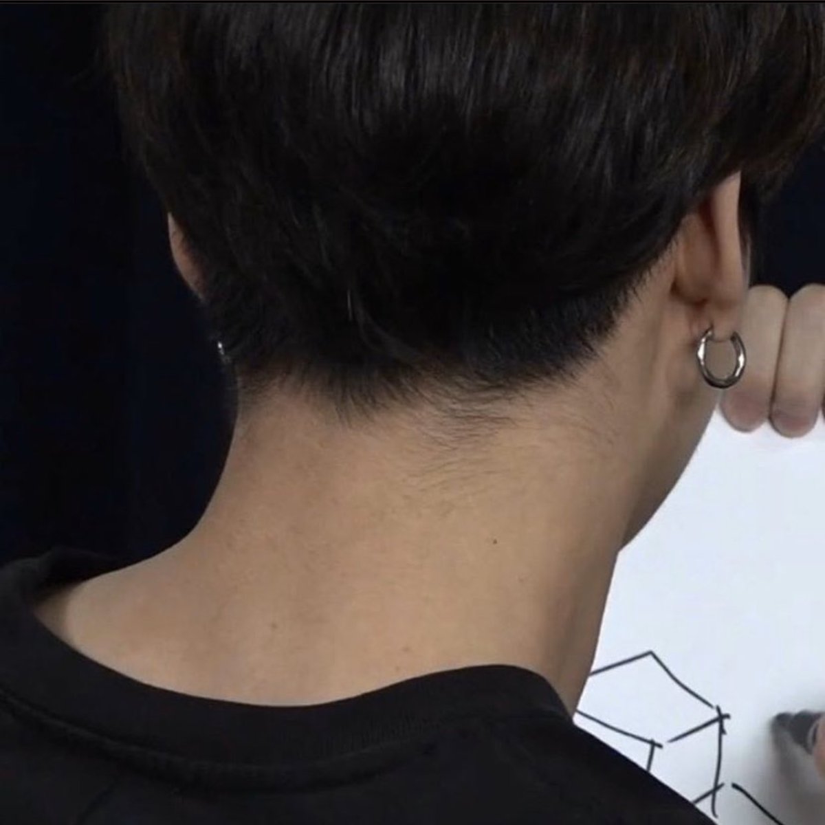 jungkook’s undercut—a thread