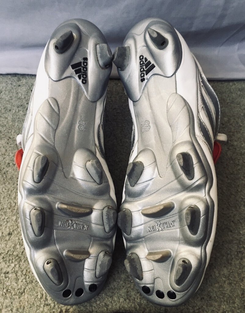 We are giving away a pair of adidas Predator Precision SG CL ⚪️ worth £300+ (excellent condition) UK Size 9

To enter this #giveaway please:

1. Retweet &amp; Follow us

2. Tag a mate

3. Follow us on Instagram
instagram.com/predator_colle… 

#predatorcollectiongiveaway 

Ends 26th April