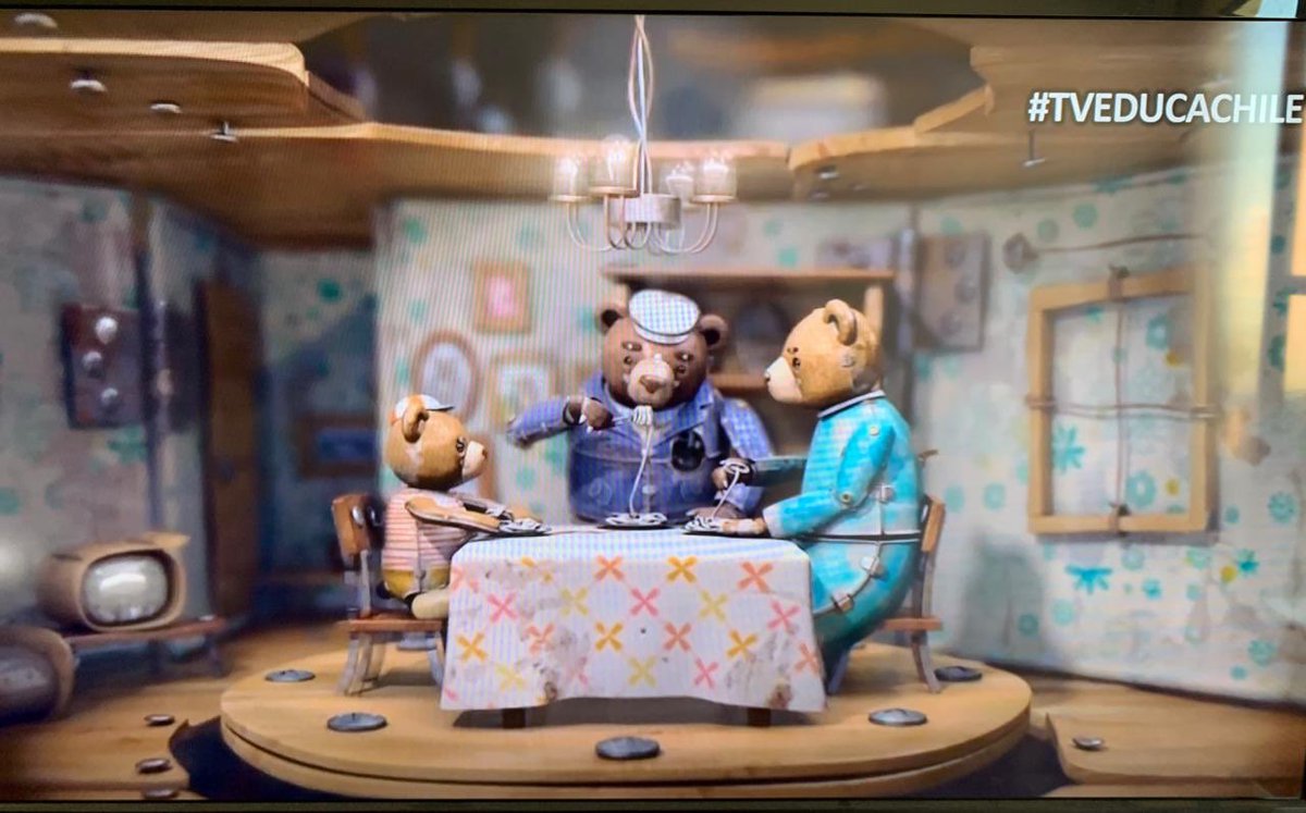 PunkrobotStudio's tweet photo. #HistoriadeunOso abre la señal del nuevo canal #tveducachile un gran paso para que logremos tener un canal infantil en tv abierta definitivo y este mensaje está dedicado a todos quienes luchamos por esto por años y a todas las productoras que hoy aportan con sus contenidos. 🌈 https://t.co/O82pK1D5Lg