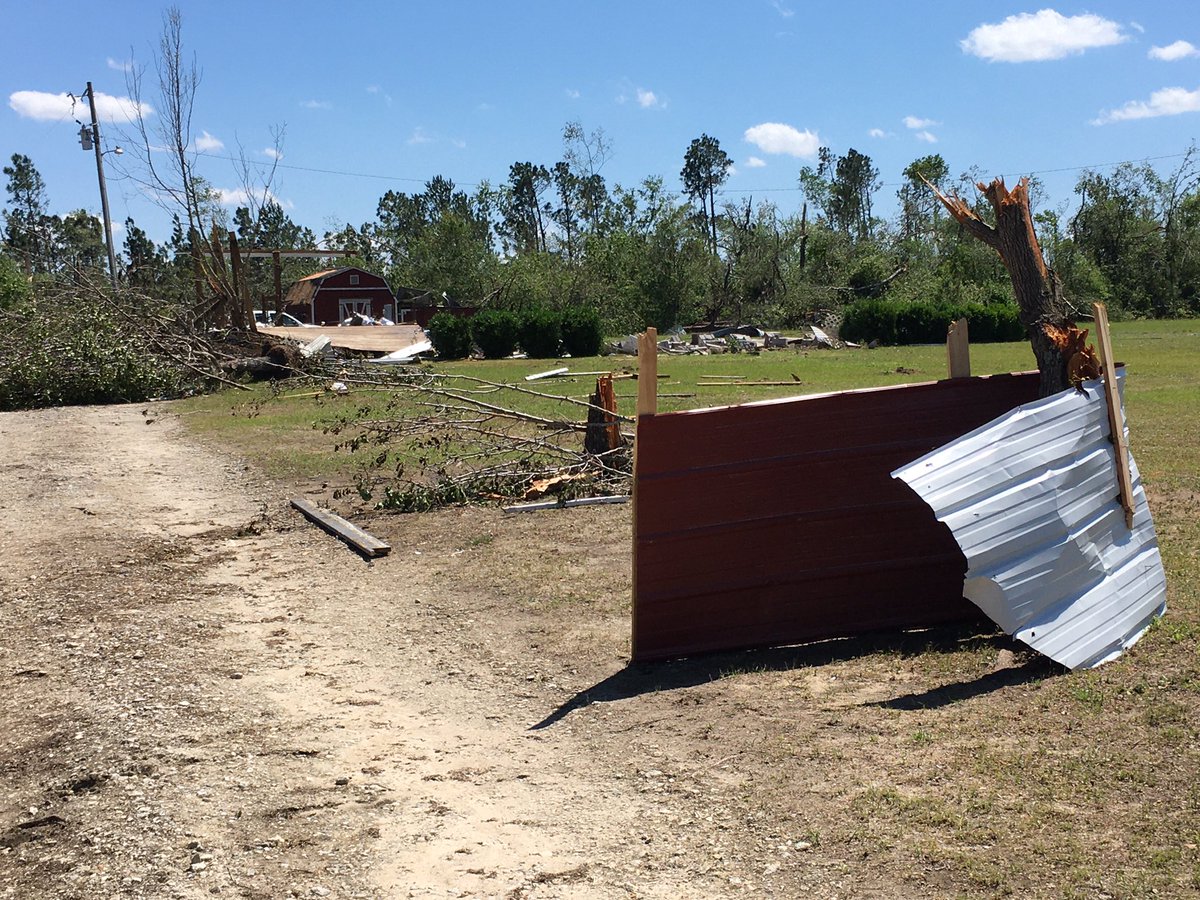 DominicBrownTV's tweet photo. More devastating pictures of EF-3 tornado damage from Orangeburg County. @wis10 https://t.co/DRl5AmgViz