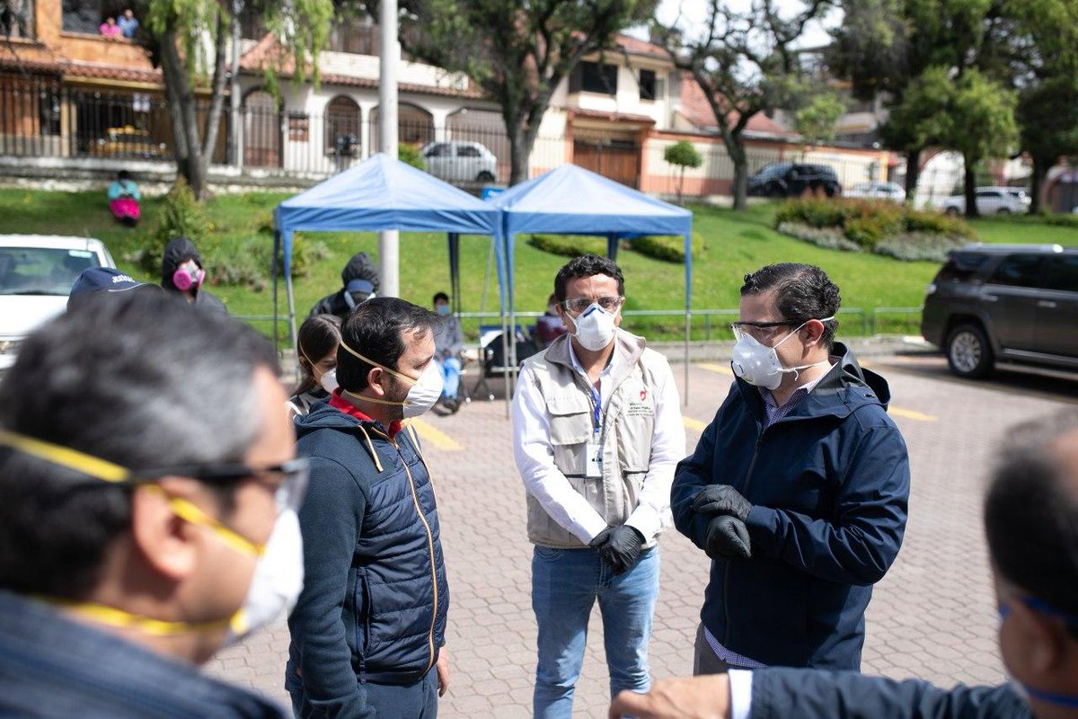 Vice_Ec's tweet photo. CAÑAR | Durante un recorrido por el Hospital Homero Castanier Crespo de Azogues, el vicepresidente @ottosonnenh, @juanseroldan e @IvanGrandaM, supervisaron que cuente con los insumos requeridos para afrontar la emergencia sanitaria por el #Covid_19ec. https://t.co/usC64UcqAa