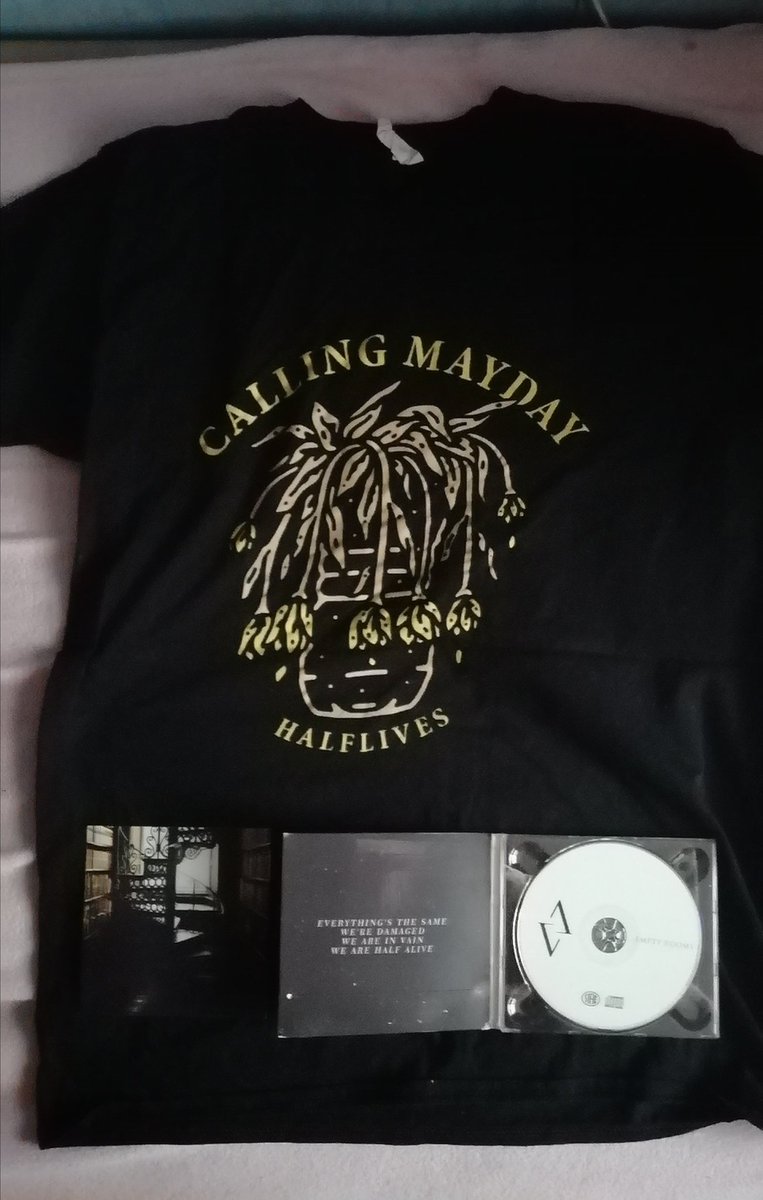 tomsolhead's tweet image. Happy Birthday! 🎂🖤 #emptyrooms #3years