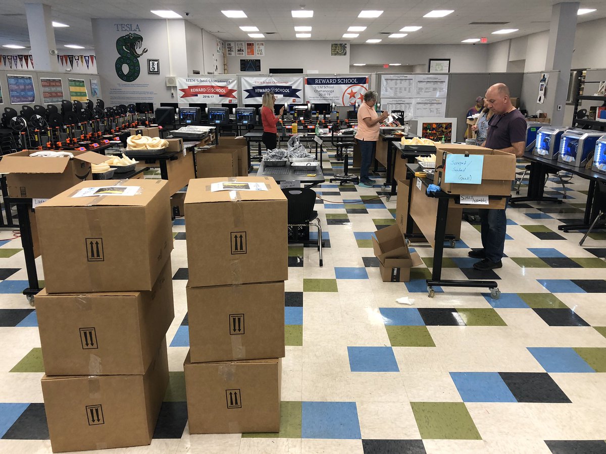 CoachStone12's tweet photo. We just delivered 504 Face Shields to the local hospital. They were super thankful to everyone who is making this possible.

Reminder: public school teachers &amp; leaders gathered nearly 100 3D printers from school labs and started “farming” and assembling face shields 3 weeks ago. https://t.co/TV14m8R3LY