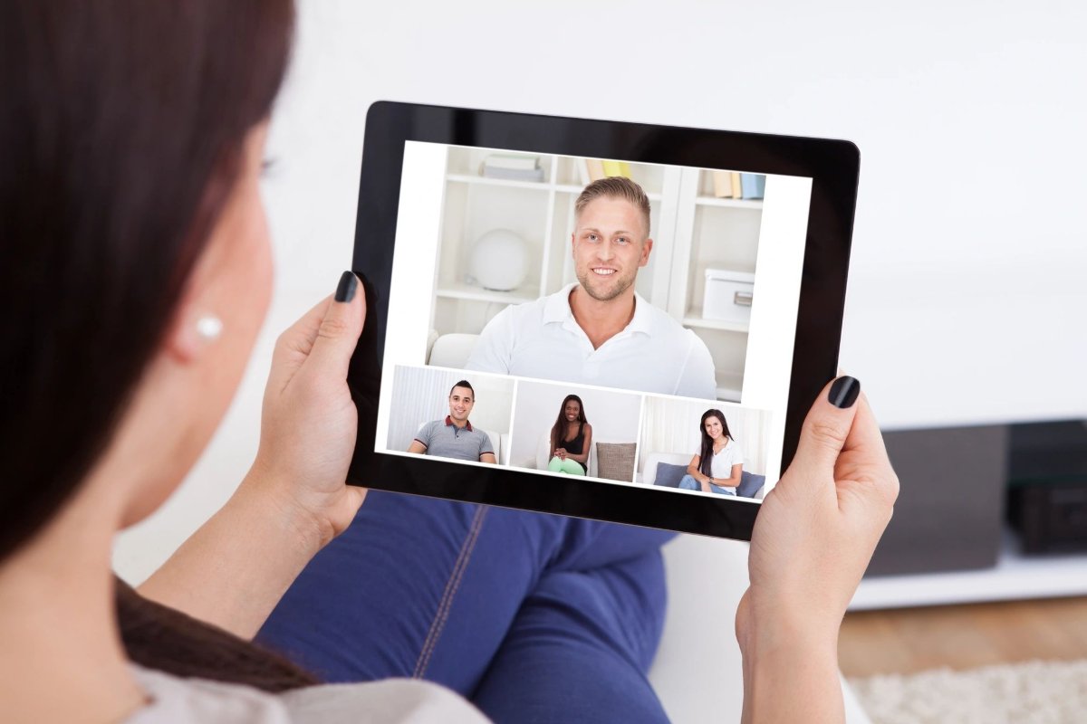 GardnerTenPins's tweet photo. Don't let social distancing keep you from socializing! Try using FaceTime or Zoom to host a friends and family game night. Virtual quality time is just as fun! https://t.co/WVpW9NuEtH