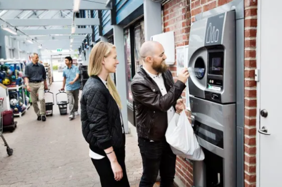 Rigtig god nyhed 👏 Hele 92% af alle flasker og dåser med pant kom retur i 2029 - ny rekord! Det danske pantsystem er et godt eks på #cirkulærøkonomi, som vi alle bidrager til. Lad os gå efter ny rekord i 2020! 🏆bit.ly/3a9EkJG #dkgreen