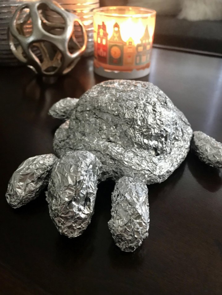 RElyachar's tweet photo. Ceramics students are still sculpting at home with whatever materials they can find! Last week, it was aluminum foil...@creatinglive https://t.co/sbibilz3Rl