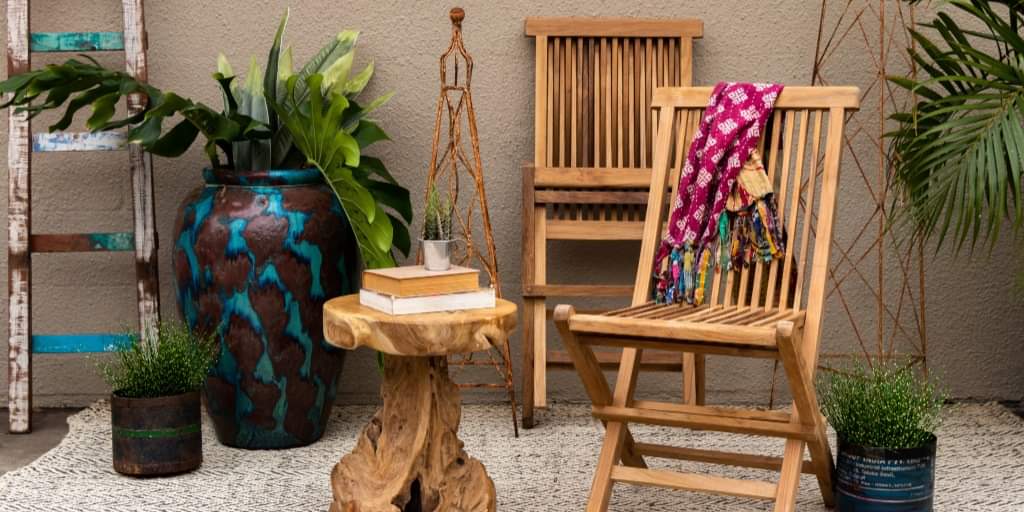 TreehouseG's tweet image. Gardening 👩‍🌾 is a great way to get outdoors, soak up the Florida sun, and spend quality time with the family. It's not only a stress reliever, but you can show your yard some TLC 💚 too! Have you started any home projects during quarantine? 📷: Rain Forest Jar, Bali Teak Stool
