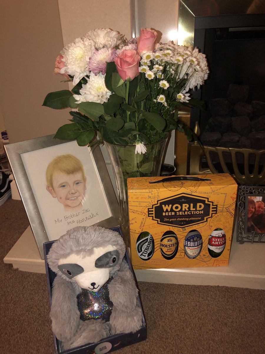 zacstributefund's tweet photo. Theresa thanks for the book donations, &amp; also to Alex we had a lovely visit on the last day of school to drop off gifts for us all,  to mark what would of been Zac’s last day at high school....a lovely gesture x 😘@RMCHcharity #mrslothy #teamzac #slothsunite https://t.co/9Kg2Ftk6k3