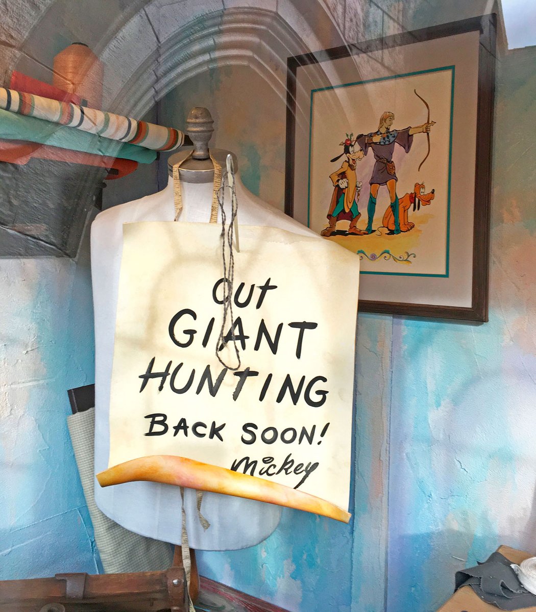 Sir Mickey's Window Display Hidden Mickey 🤠🔎
Can you find the several Hidden Mickeys in this pic taken of the store window display at Sir Mickey's located in the Magic Kingdom?
#hiddenmickeys #mickey #mickeymouse #DisneyWorld