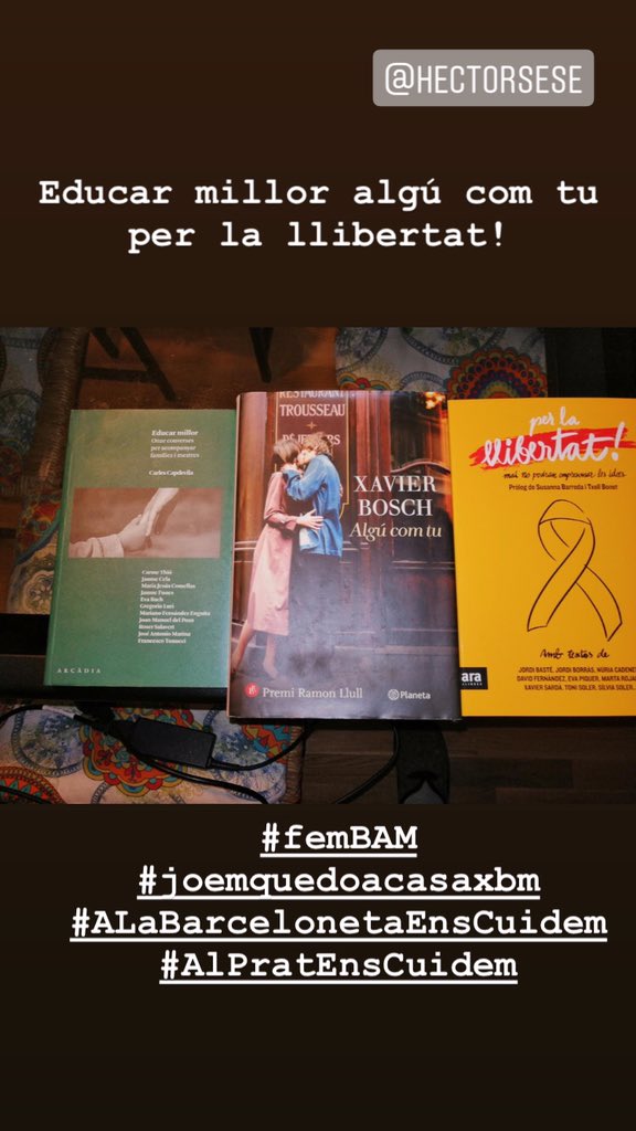 AVVBarceloneta's tweet photo. #RobaUnPoema. Propota:
1 Gemma González 
2 Rosa María
3 hector 
Des de la Biblioteca Antonio Martin ens animen a fer un poema que tingui sentit amb els títols de llibres i pel·lícules que trobeu per casa. 📚📚
#femBAM 
#joemquedoacasaxbm
#ALaBarcelonetaEnsCuidem
#AlPratEnsCuidem https://t.co/t1QH1kc8ZC