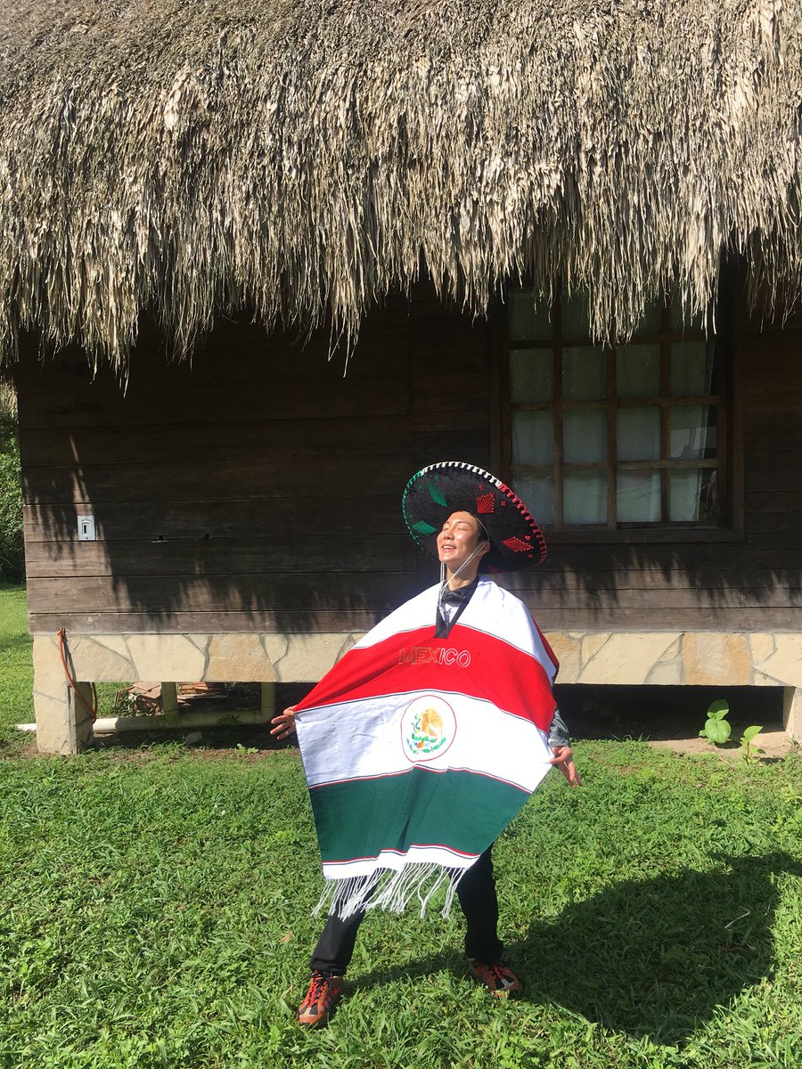  #HOON participó en Law of the jungle en el 2018, la cual fue filmada en México  (En la península de Yucatán y la Selva Lacandona ) Y obviamente no se pudo resistir a comer unos taquitos el último día  #LlamaréTuNombreLeeSeungHoonerinseo
