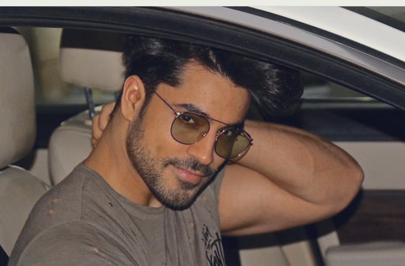 tanurelan's tweet photo. goodnight guys! 🔥❤️
#Favourites #ShehnaazGill #GautamGulati https://t.co/I3vy02ijiK