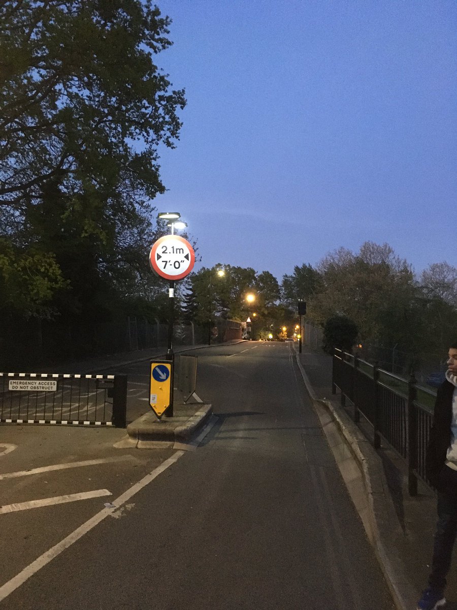 YuriBender's tweet photo. Not sure if we are allowed to tweet from this location during the regular Tuesday @EalingHour forum, as just crossing the “border” into Acton #EalingHour #Breakfortheborder https://t.co/GpEzqiCNTp