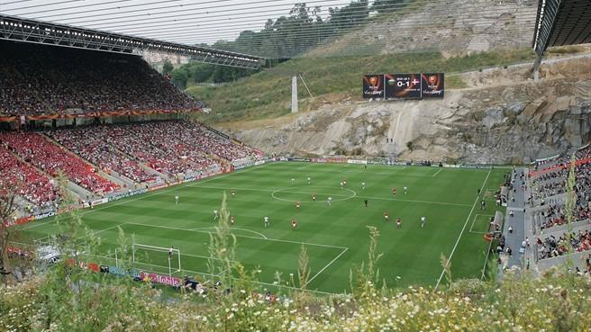 Estadio Municipal de Braga PortugalClub: Sporting Clube de Braga.Capacidad: 30.100Inaugurado: 2003