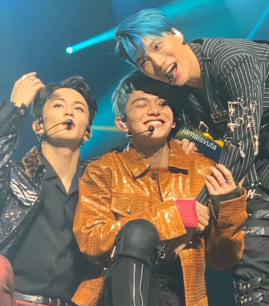 Some antis like to act like SuperM don& #39;t absolute adore each other, so I figured we could use a reminder of how much affection they all have for their fellow members.Here is a thread full of SuperM absolutely & #39;hating& #39; the time they spend together.(Feel free to add your own!)