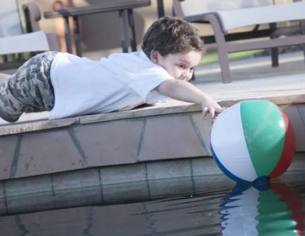 RDF_SA's tweet photo. Prevent unsupervised access to the pool during non-swim times & provide close, constant supervision while children are in or around water, regardless of age/ swimming ability.
Drowning is quick & often silent!
Drowning is preventable.. are you watching? #RDFSA #stopdrowning https://t.co/P7LWaise62