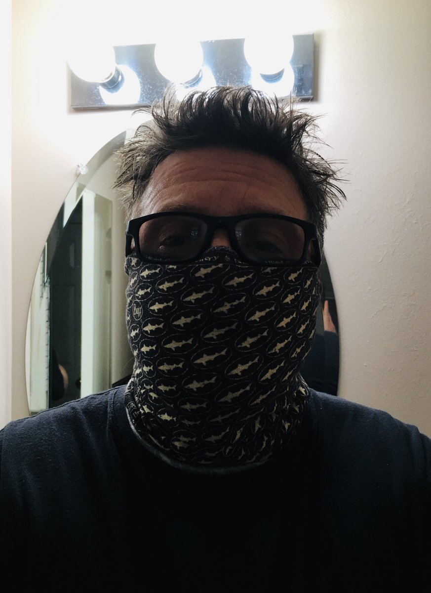 paullewismusic's tweet photo. If you must go out. I found a great use for my #dogfishhead tube scarf. ⁦@dogfishbeer⁩ ⁦@DogfishGburg⁩ ⁦@DogfishFairfax⁩ #COVID19 #StayAtHome #StayHomeSaveLives #WearAMaskInPublic #rocknroll #musician #Artist ⁦@realizerecords⁩ ⁦@RealizeStudios⁩ https://t.co/wVFmJflEY2