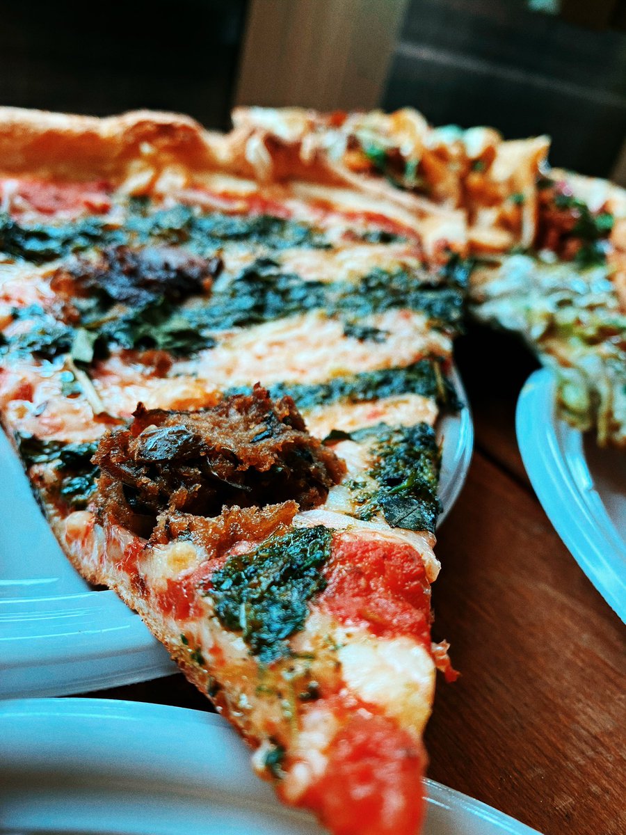Potluck_TV's tweet photo. #TakeoutTuesday was pretty intense today..we got some huge slices from @BennyTudinos 
A heavy artichoke slice from @artichokepizza along with their Regular slice and to top it all off we got an OG Vegan slice from @tonyboloneys as well as their signature “taco taco taco” slice😋 https://t.co/gUKtGvMgIW