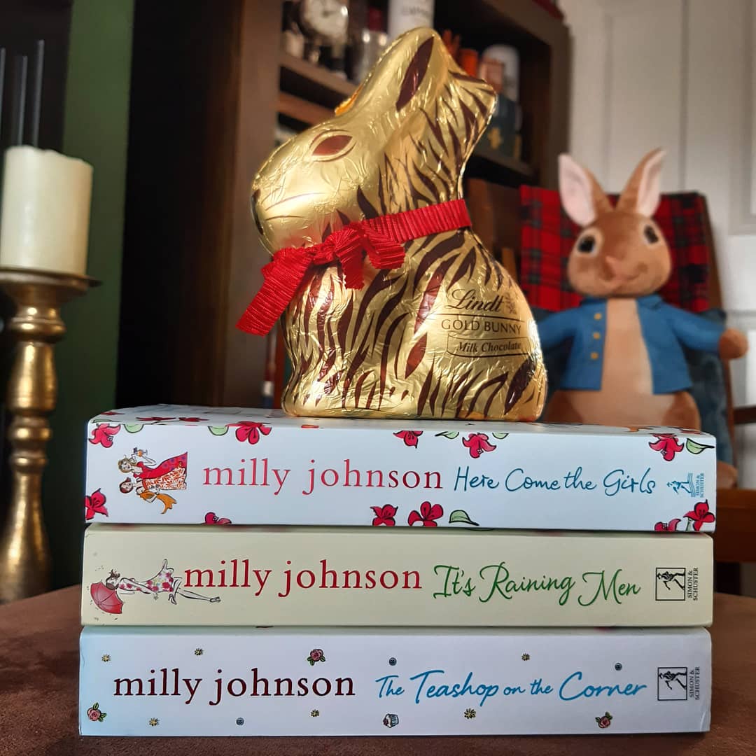 carriem984's tweet photo. Some of last week's reads. In isolation or not, you're never lonely when you've got a good book. 📚☕❤

#itsthelittlethings #gogently #constantreader #bookworm #stayathome #easterinisolation #easter2020 https://t.co/tTvz47zN4p
