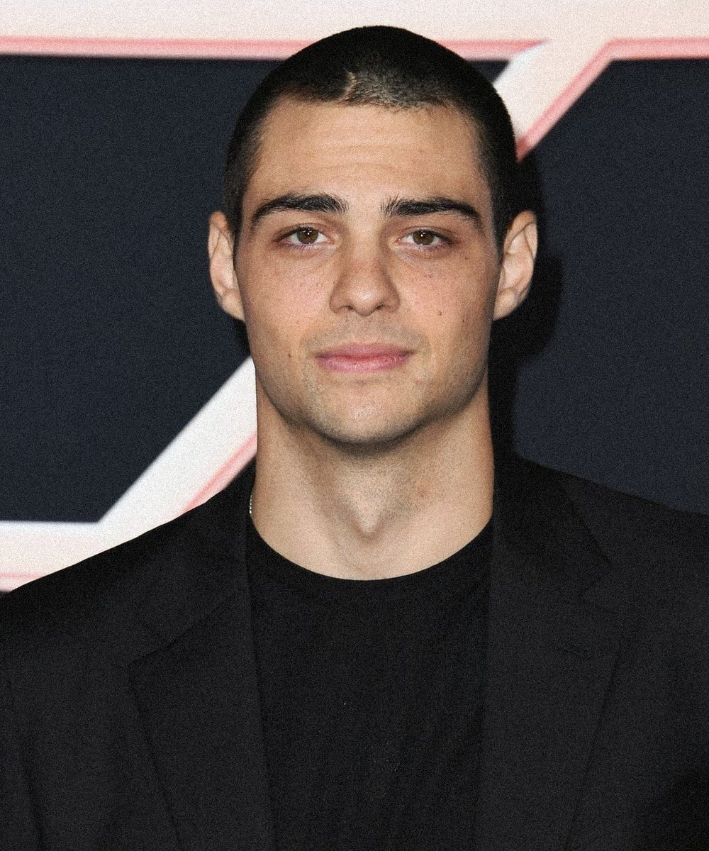 noah centineo pics (@ncentineopics) on Twitter photo 