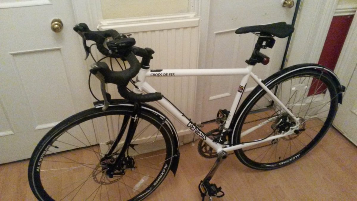 #Stolenbike. White Genesis #Croixdefer stolen from #Langside #Glasgow between sat and now. Brown bar tape, Shimano spd clip pedals, brass bell and brown leather Brookes seat, I'm a nurse working specialist #COVID admissions unit at #GRI and somebody's just made my life harder