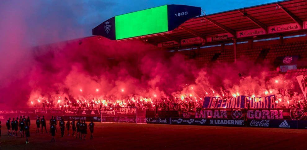 32 AÑOS DE VIDA SALVAJE

Más de tres décadas después, a causa de la crisis del coronavirus, <a href="/19IndarGorri87/">INDAR GORRI</a> no podrá despedirse de uno de los fondos históricos de nuestro fútbol, el fondo del Sadar, al que le llega la jubilación tras 52 años.
 
La temporada pasada, aprovechando👇