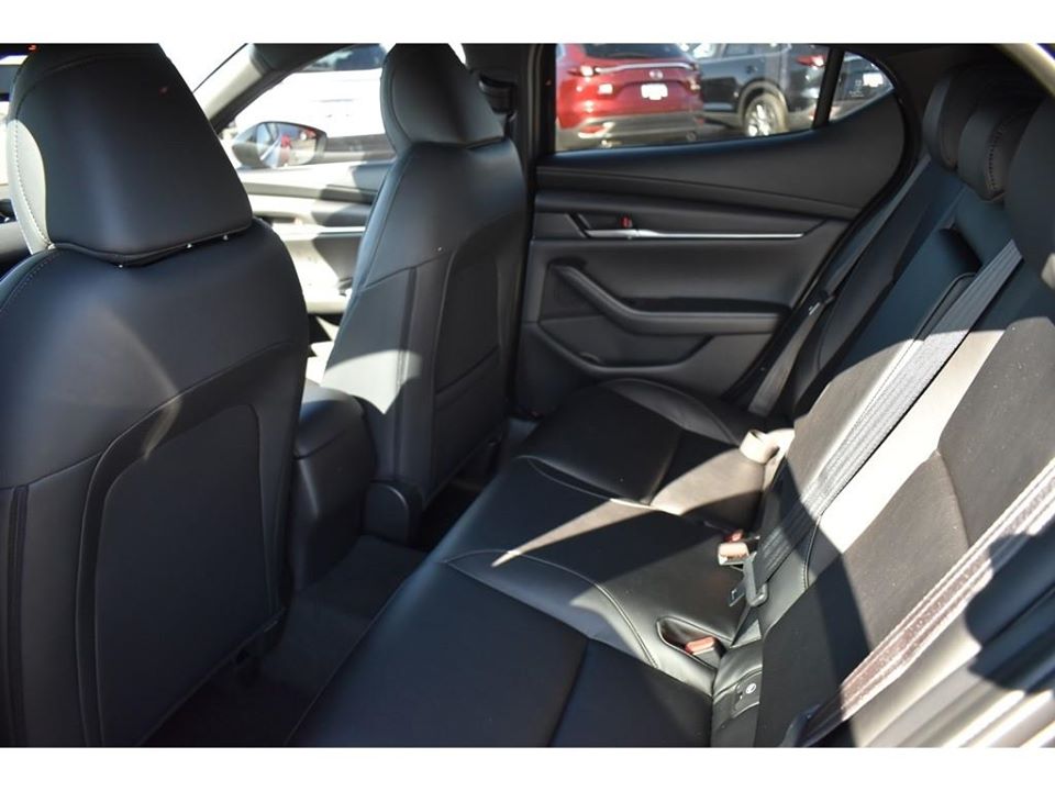 Get more out of every mile in this 2020 #MAZDA3 #Hatchback from #PikeMazda of #Amarillo! Click here for details: bit.ly/2K1OD89