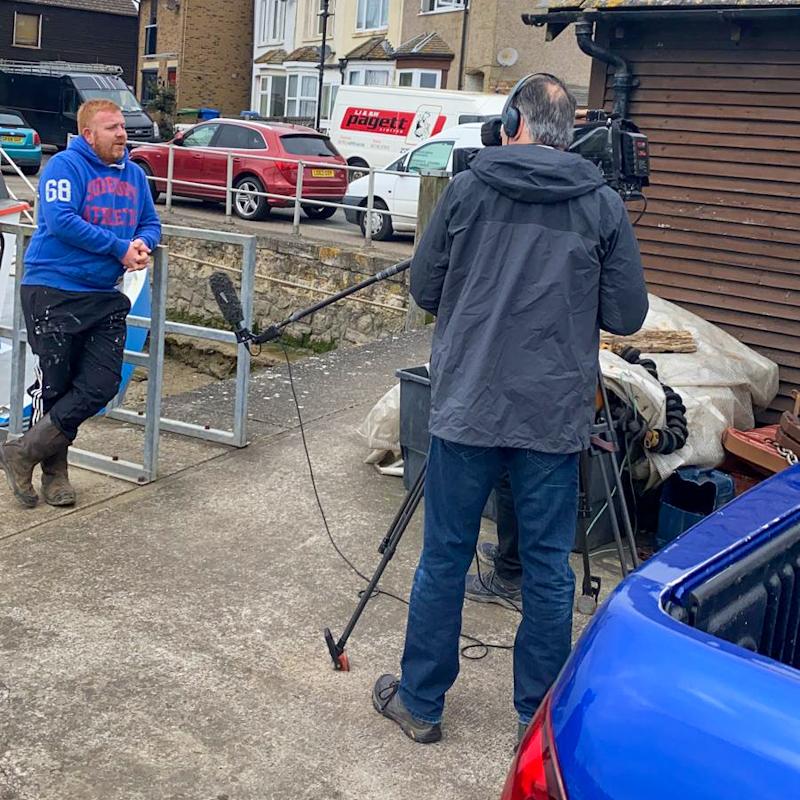 We're continuing to work closely with Kent &amp; Essex Inshore Fisheries &amp; Conservation Authorities to support the <a href="/FishLocalGB/">Fish Local</a> campaign! 🎣 Today, Matthew was down in Queenborough with <a href="/ITV/">ITV</a> to help encourage those in Kent to eat more locally-sourced seafood 🙌

#fishlocalkent