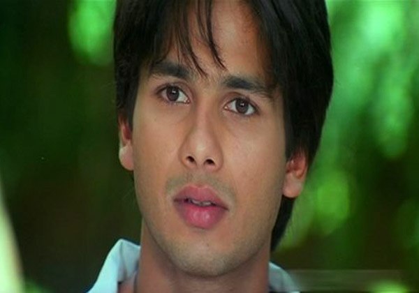 4.  #DeewaneHuyePagal Its one of my least favorite Shahid Kapoor's movies. Just like Dil mange more only good thing about it was SK. Rimi sen wasn't suitable for this character at all. Its Comedy was nice though. There should've been more screen timing of Shahid.