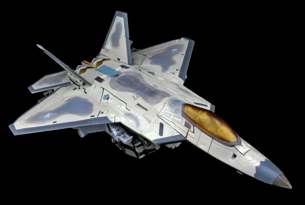 TFsource's tweet photo. MPM-10 Starscream in #jetmode 

Preorder yours at TFSource - https://t.co/wqQEwgysT2 https://t.co/dFiUraZLcK