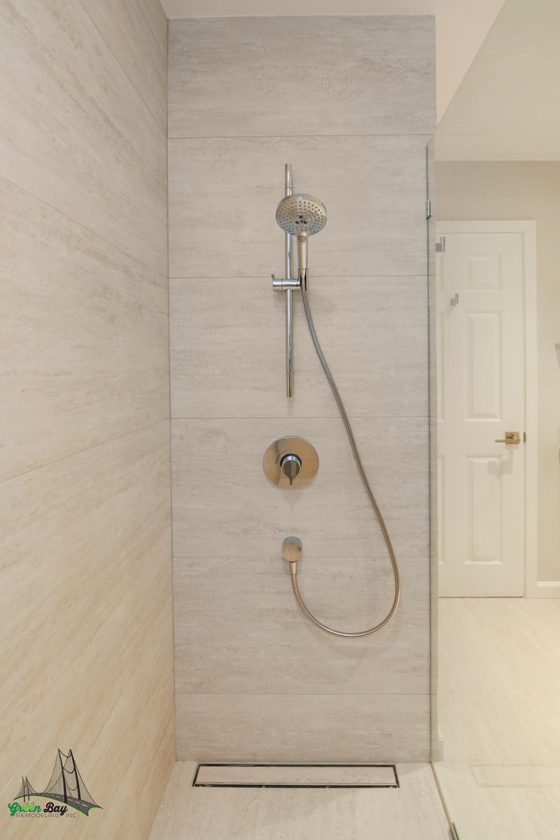 greenbayremodel's tweet photo. In late January, we had the pleasure of remodeling this beautiful bathroom! Simple creme color theme matching the floors, to the walls and the sink countertop; really pulls the room together!🚿 🚽 
#greenbayremodeling #bathroomrenovations  #bathroomredesigns #constructionlife https://t.co/qLE72hmgO8