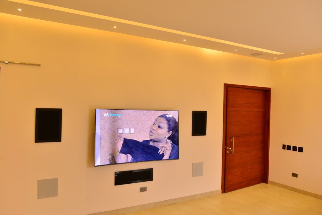 HomeTronixNG's tweet photo. Luxury and comfort at its peak. We deliver Smart home solutions with finesse and precision. Delivered by @HomeTronixNG.

Location: Royal Gardens, Ajah, Lagos
#HomeTronixNg
#homeautomation
#smarthomRo https://t.co/5CDwQ9bn5c