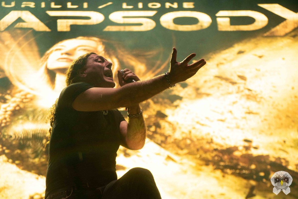 BlancaLechuza's tweet photo. @ltrhapsody trajeron su poderoso y melódico metal al Hell Stage del #HellAndHeavenMetalFest2020 que entre lluvia deleitaron al público con un bello set.
Galería aquí:
⬇️🔥📸🔥⬇️
https://t.co/h4ool2otYA
#Rhapsody #Turili #Lione #HellStage
#Cobertura #Fotografía #HH2020 https://t.co/CekrmQycNO