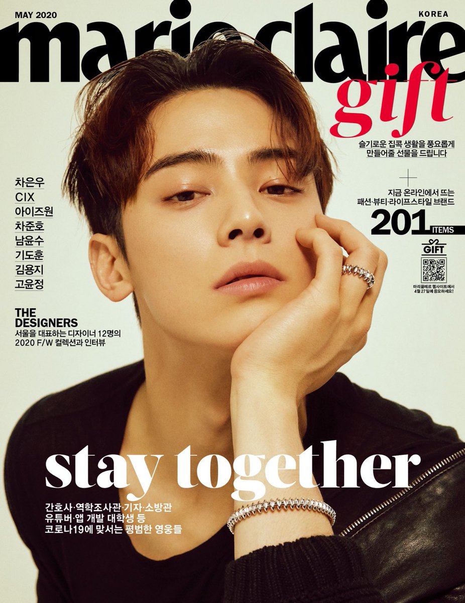 marieclairekr's tweet photo. #마리끌레르 5월호 커버입니다. 화이트 골드 소재의 #까르띠에 #클래쉬드까르띠에 링과 브레이슬릿을 한 #아스트로 (@offclASTRO) #차은우. 정말 눈을 뗄 수 없죠?🖤 곧 서점에서 만나보실 수 있답니다!
-
Marie Claire Korea May issue cover, Cha Eun Woo with Cartier. https://t.co/6Z1M1kTnSy