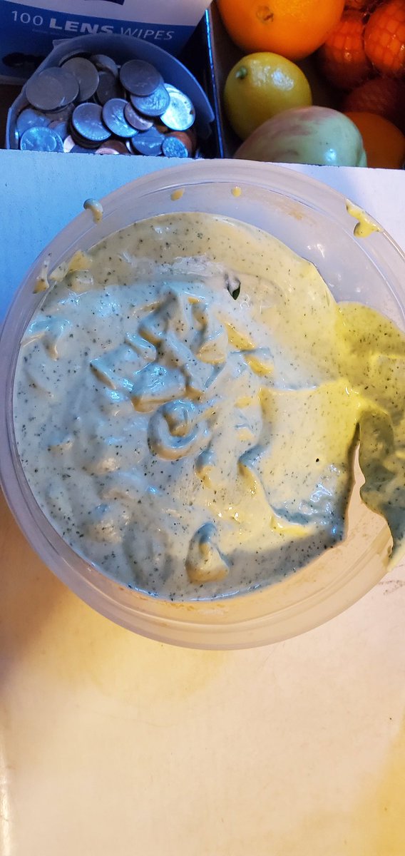 LJSearles's tweet photo. Homemade Garlic Basil Mayonnaise WHAT. h/t to #thatdudecancook https://t.co/FRtc669mQ7