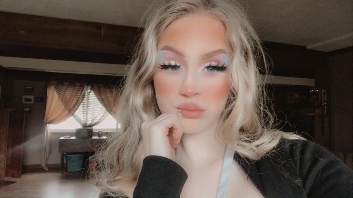 Itskayleeyuh's tweet photo. 💜✨ https://t.co/ug9EfY6IK5