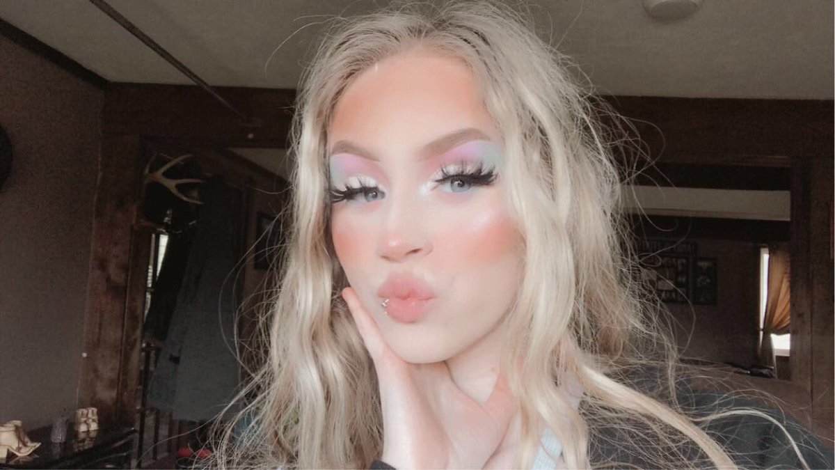 Itskayleeyuh's tweet photo. 💜✨ https://t.co/ug9EfY6IK5