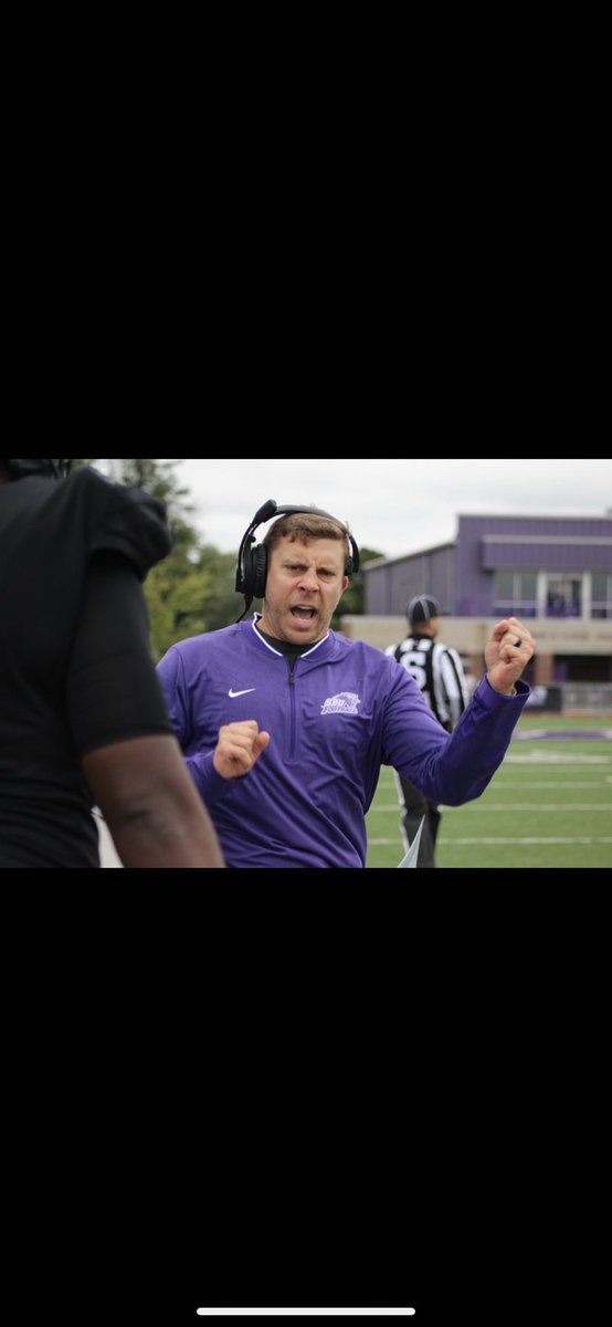 CoachMorehead1's tweet photo. When you get cut blocked by the backside guard on sprint zone @SBUCoachBortle 😅 #DlineProblems https://t.co/sfzkywlNvJ