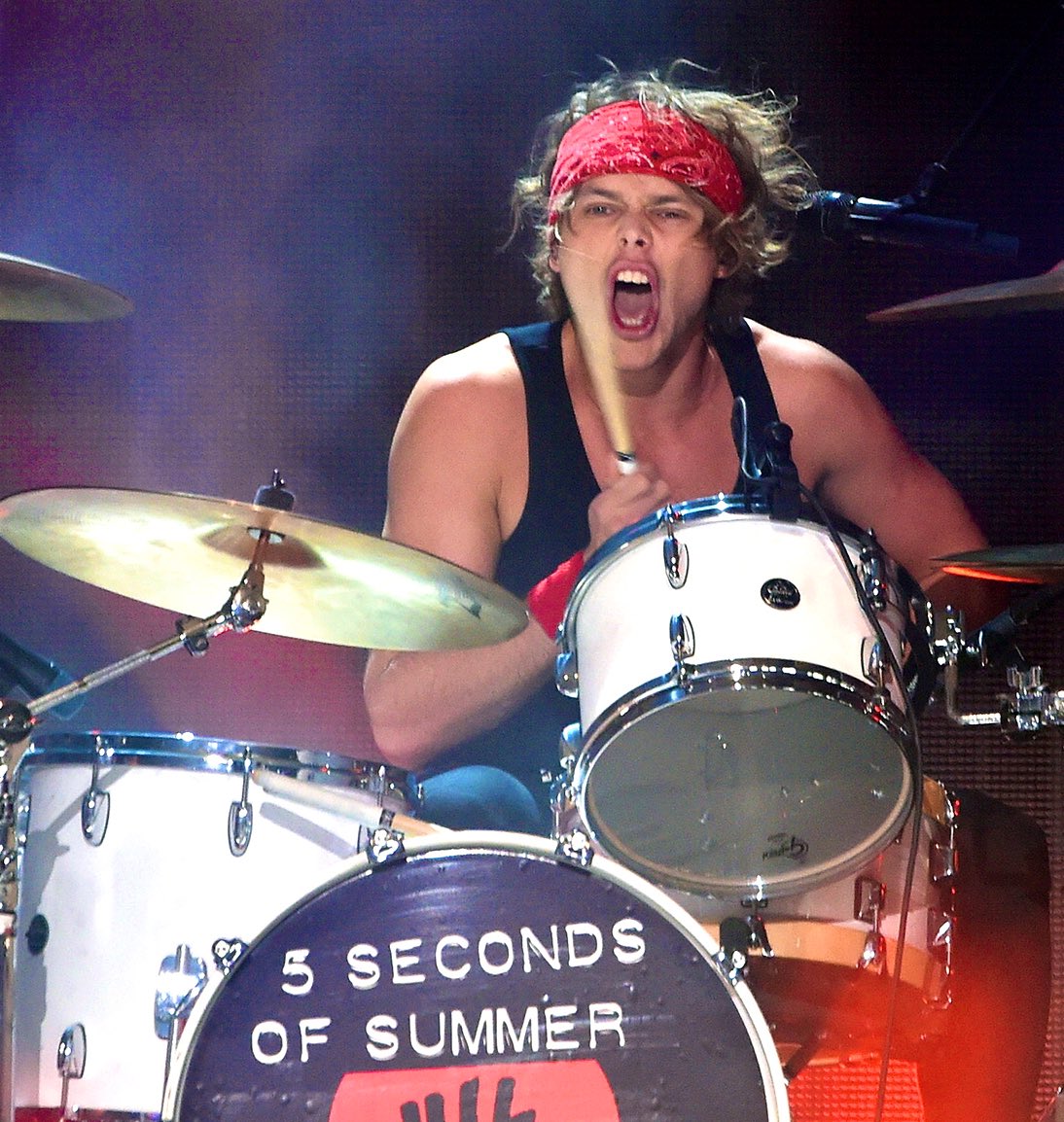 Idk bout y’all but im only here for Ashton’s drumming face. a thread;