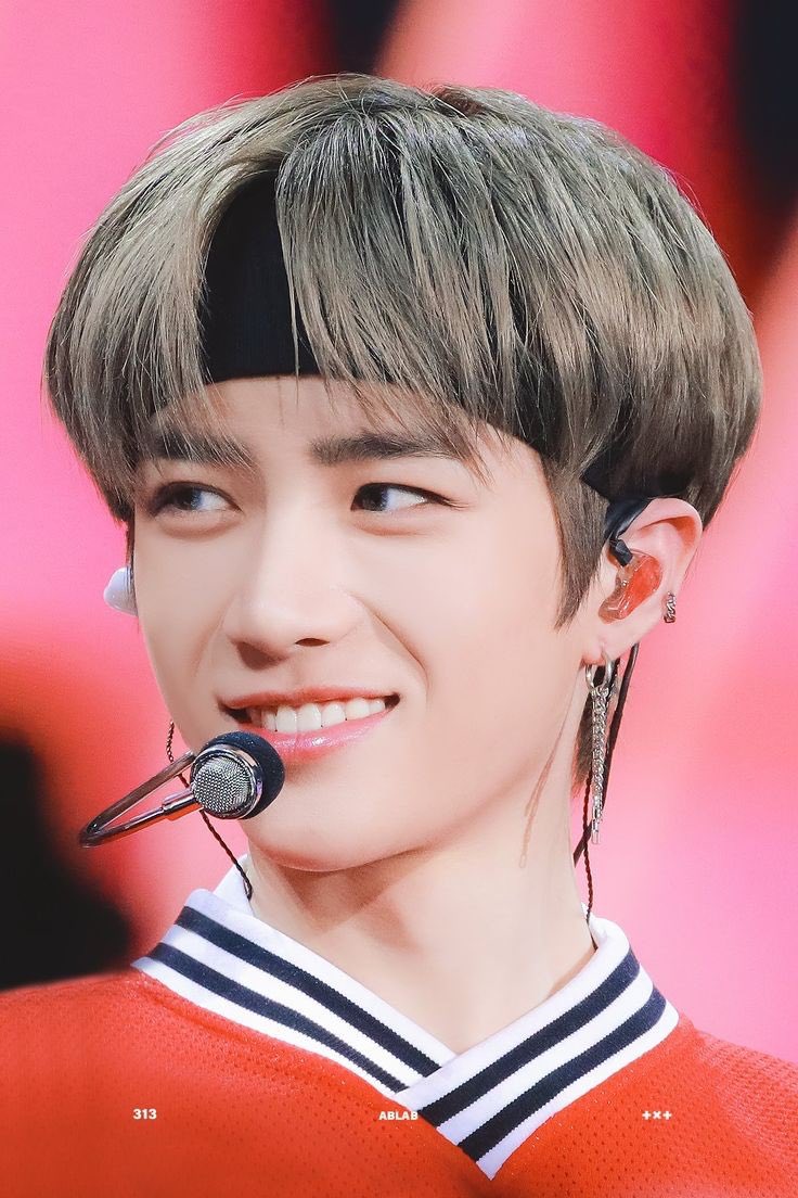 beomgyu: i feel like wearing a bandana todayMOA: this is how i die.(a thread)