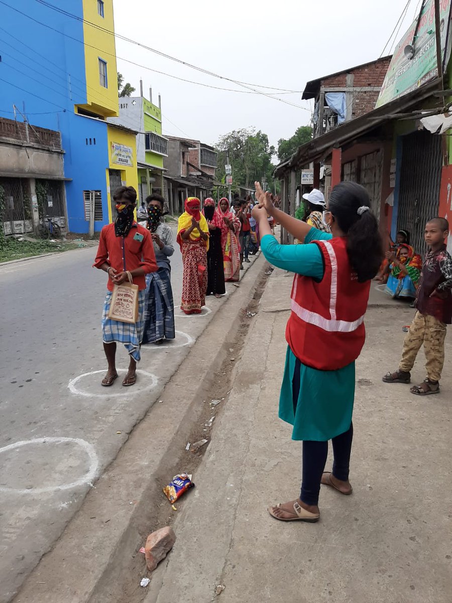 Kamrul1712's tweet photo. ##SurgeTeam ##DisasterManagement @IrcsBengal @IndianRedCross working in field against #Covid19 @South24Parganas ##WASH Techniques ##SOCIALDISTANCING ##CommunityPeople @ICRC_nd @IFRCAsiaPacific https://t.co/XjKQQihb9c