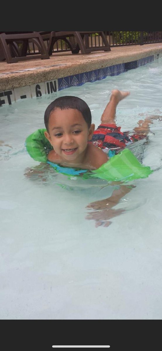 Howell57M's tweet image. My friend Kendra is a finalist in Ocean Reef Resort's Photo Contest- help rally votes: flip.to/r/bstr